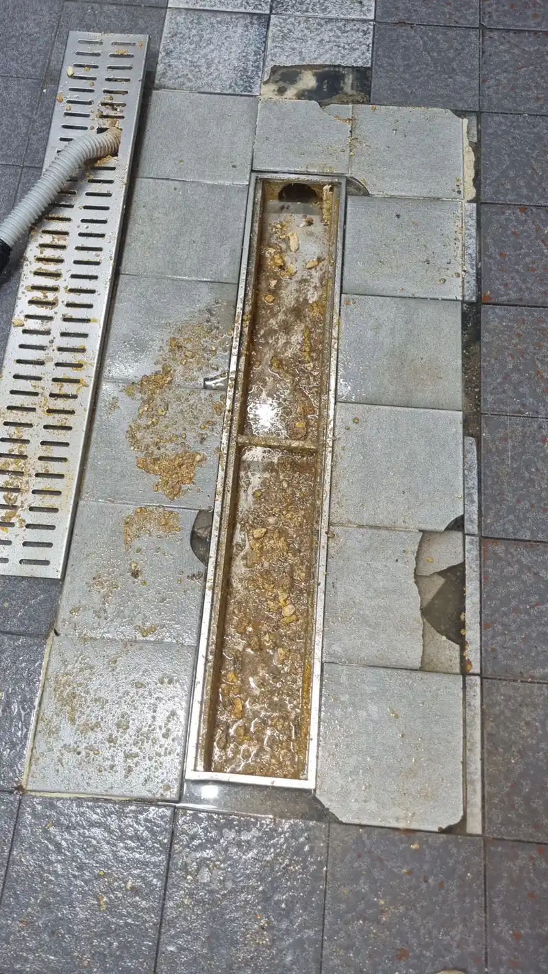 화장실배수구막힘견적 장비 사용 사진