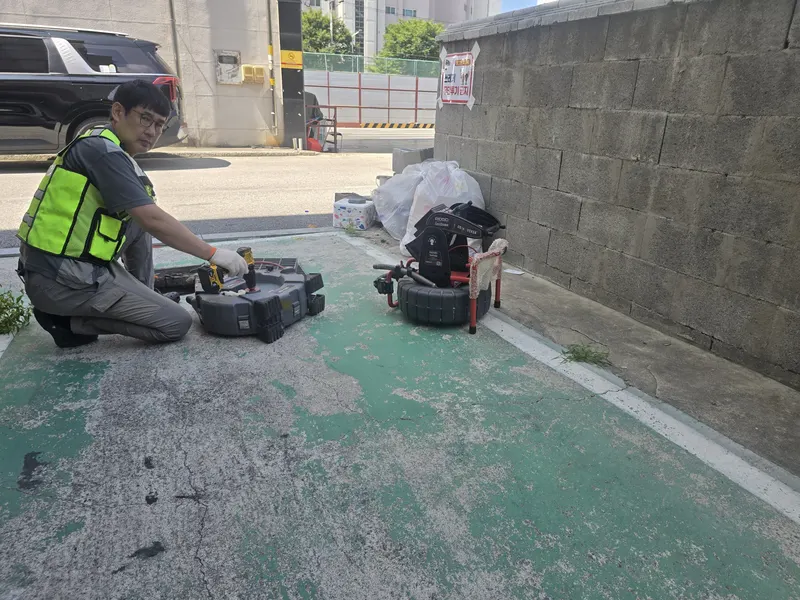 화장실배수구막힘벌레 현장 점검 사진