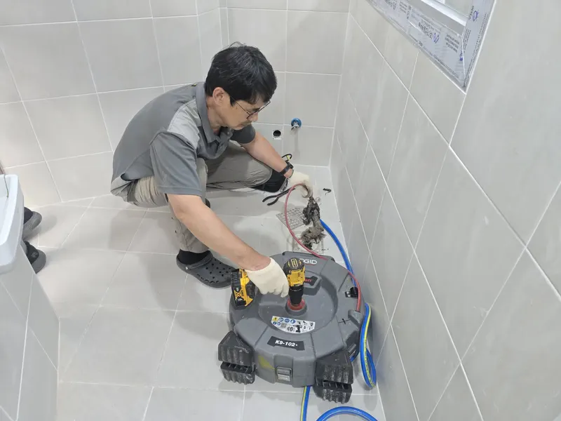 김천 화장실배수구막힘 작업 진행 사진